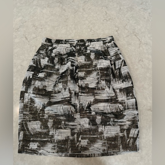 Italian Designer Skirt - bought in Rome Italy - Picture 4 of 6